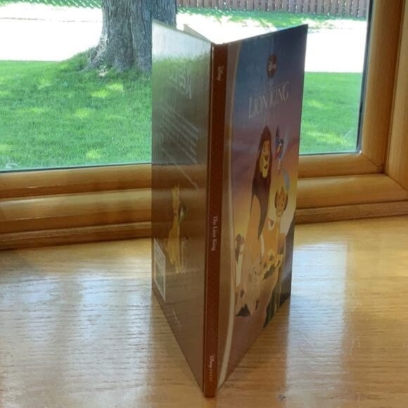 Kohls Cares Disney Hard Cover The Lion King Book - Picture 2 of 4